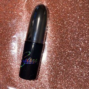 Mac limited addition Selena vive lipstick